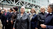 Χάγη: «Μητέρες της Σρεμπρένιτσα» κατά Ολλανδίας για τη σφαγή