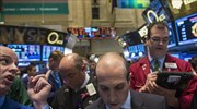 Απώλειες άνω του 1% για τη Wall Street