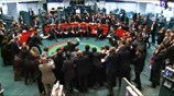 ΑΠΕ-ΜΠΕ: Αντίστροφη μέτρηση για έξοδο της Ελλάδας στις αγορές