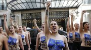 Γυμνόστηθη διαμαρτυρία των FEMEN στο Παρίσι