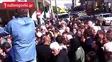 Ουρές για τη διανομή τροφίμων από τους παραγωγούς