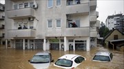 Μετρούν νεκρούς από τις πλημμύρες σε Σερβία και Βοσνία