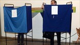 Στο εκλογικό κέντρο ο Αντώνης Σαμαράς
