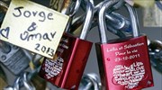 Η «γέφυρα της αγάπης» διχάζει το Παρίσι