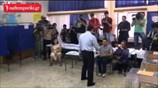 O Αλέξης Τσίπρας ψηφίζει