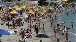 Εκλογές με... γεμάτες παραλίες