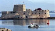 Στο φως τα παλαιά τείχη της πόλης του Ναυπλίου