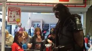 Ψωνίζοντας παρέα μ’ ένα… ορκ