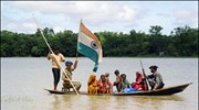 Πάνω από 900 νεκροί από τις πλημμύρες στη νότια Ασία