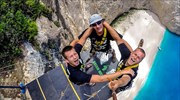 Ζάκυνθος: Το εντυπωσιακό σόου «Dream Walker» στο Ναυάγιο