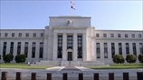 ΗΠΑ: «Έκοψε» τις προβλέψεις ανάπτυξης η FED