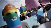 ΗΠΑ: Μειώνουν τη χρηματοδότηση στην Ουγκάντα λόγω νομοθεσίας κατά των ομοφυλόφιλων