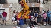 Ριψοκίνδυνο έθιμο στην Ισπανία