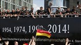 Μεγαλειώδης υποδοχή για την εθνική Γερμανίας στο Βερολίνο