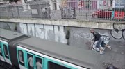 Άλμα σε κινούμενο τρένο