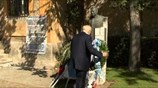 ΑΠΕ-ΜΠΕ: Στεφάνι κατέθεσε στο Πάρκο Ελευθερίας ο Κάρολος Παπούλιας