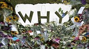 Ολλανδία: Λουλούδια στη μνήμη των θυμάτων της κατάρριψης του Boeing