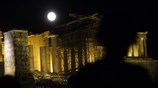 Αυγουστιάτικη πανσέληνος στην Ακρόπολη 