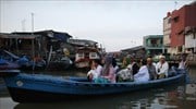 Ινδονησία: 15 τουρίστες αγνοούνται έπειτα από τη βύθιση σκάφους