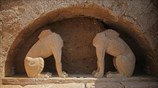 Οι Σφίγγες από μάρμαρο Θάσου στην Αρχαία Αμφίπολη