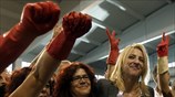 Οι καθαρίστριες στην ορκωμοσία της Ρένας Δούρου