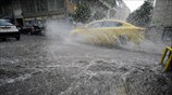 Σε ποτάμια μετατράπηκαν οι δρόμοι της Κυψέλης
