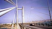 Έρευνες για 27χρονο που έπεσε από την υψηλή γέφυρα της Χαλκίδας