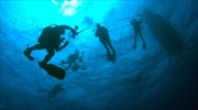 Δύτες επιχειρούν να καταρρίψουν το παγκόσμιο ρεκόρ υποβρύχιας εκπομπής