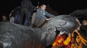 Ουκρανία: Αποκαθήλωσαν το μεγαλύτερο άγαλμα του Λένιν