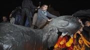 Αποκαθήλωσαν το μεγαλύτερο άγαλμα του Λένιν στην Ουκρανία