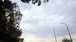 Οι ελιγμοί του F16 πάνω από τον χώρο της παρέλασης