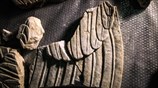 Αμφίπολη: Τμήματα των φτερών των δύο Σφιγγών