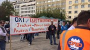 Σε εξέλιξη συγκέντρωση των λιμενεργατών στην Κλαυθμώνος