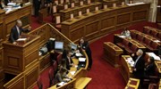 «Άναψαν τα αίματα» στη Βουλή με φόντο τη Νομική