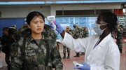 Έμπολα: Ιατρικό προσωπικό στέλνει στη Λιβερία η Κίνα