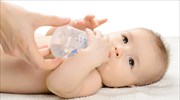 Ιταλία: Παιδίατροι προωθούσαν γάλα-σκόνη αντί θηλασμού προς όφελος εταιρειών