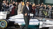 Formula 1: Ανανεώνει με Mercedes ο Χάμιλτον