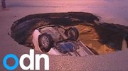 Τρύπα στο έδαφος καταπίνει αυτοκίνητο στην Κίνα