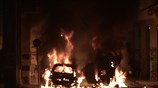 Στις φλόγες αυτοκίνητα στα Εξάρχεια