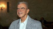 Νεκρός βρέθηκε στο διαμέρισμά του ο Μένης Κουμανταρέας