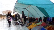 Εκτεθειμένοι στη βροχή και το κρύο οι Σύροι πρόσφυγες στο Σύνταγμα