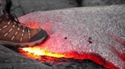 Τι συμβαίνει όταν πατήσει κανείς πάνω σε καυτή λάβα;