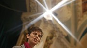 Αγγλία: Χειροτονήθηκε η πρώτη γυναίκα επίσκοπος στην ιστορία της Αγγλικανικής Εκκλησίας