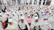 Ινδονησία: Προσευχές και θρήνος 10 χρόνια μετά το φονικό τσουνάμι