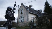 Γαλλία: Συνεχίζονται οι έρευνες για τη σύλληψη των δραστών της επίθεσης