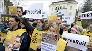 Σ. Αραβία: Αναβλήθηκαν τα προγραμματισμένα 50 ραπίσματα στον φιλελεύθερο blogger