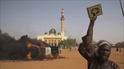 Νίγηρας: 45 εκκλησίες πυρπολήθηκαν στις διαδηλώσεις κατά της Charlie Hebdo