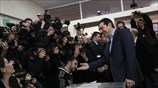 Ο Αλ. Τσίπρας ασκεί το εκλογικό του δικαίωμα