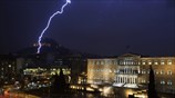 Αστραπή πάνω από τον Αθηναϊκό ουρανό