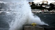 Θυελλώδεις άνεμοι στο Αιγαίο, παραμένουν τα προβλήματα στην ακτοπλοΐα